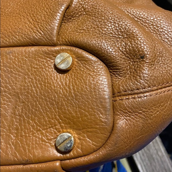 Micheal Kors preloved tan/acorn satchel - Picture 10 of 11